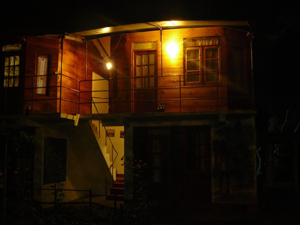 White House Riverside Retreat Nallathanniya Екстериор снимка